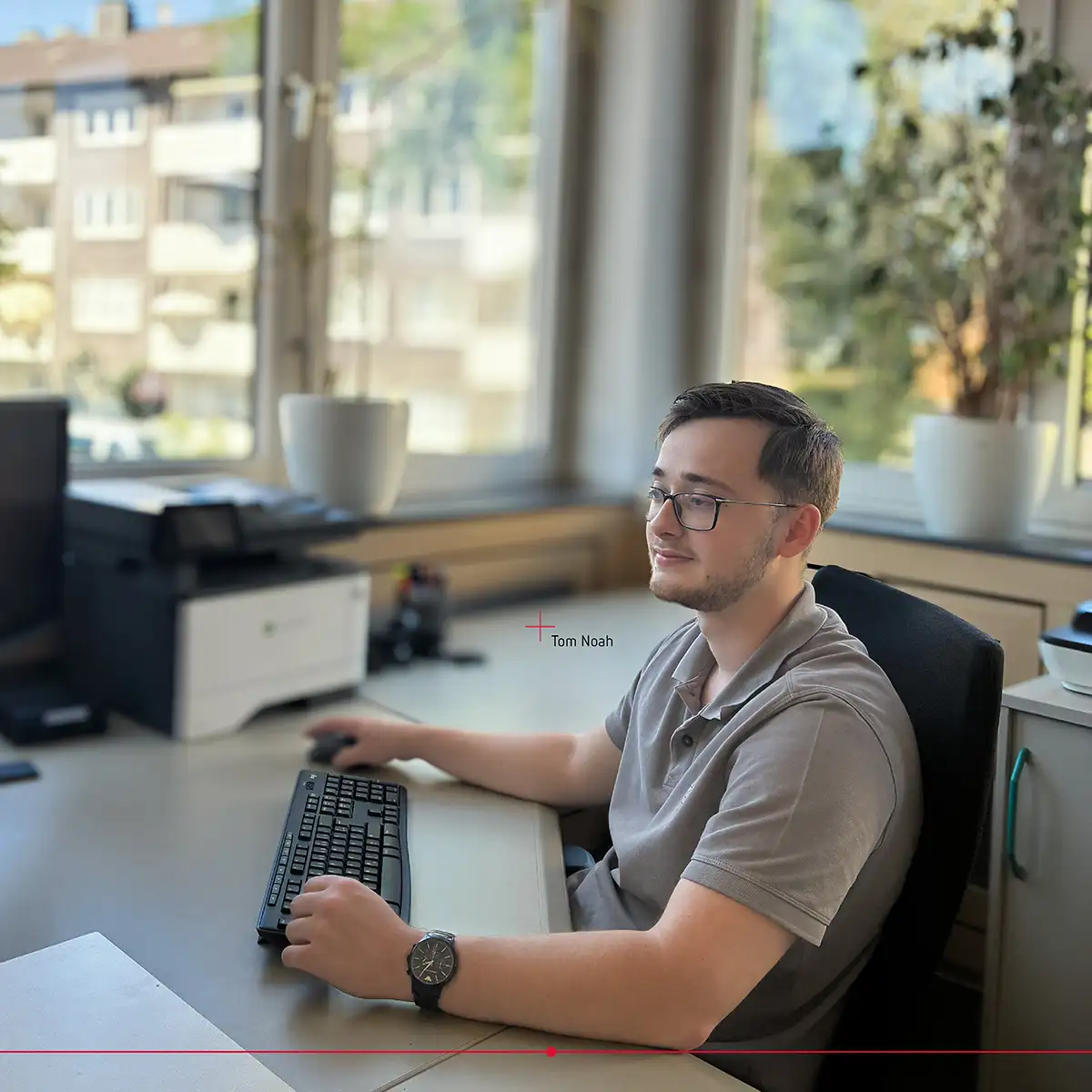 L'apprenti Tom à son poste de travail chez BasseDruck